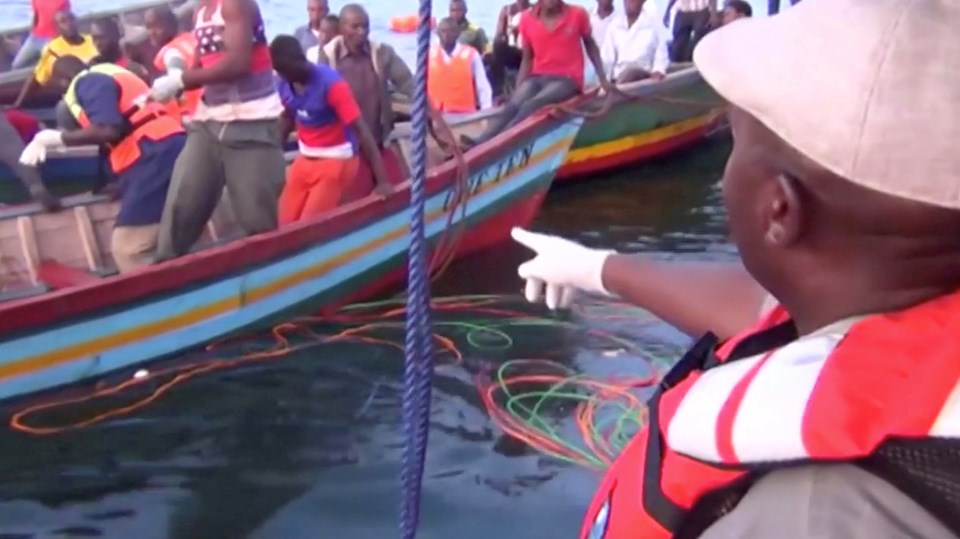 Tanzanya'da feribot battı: 136 ölü - 1
