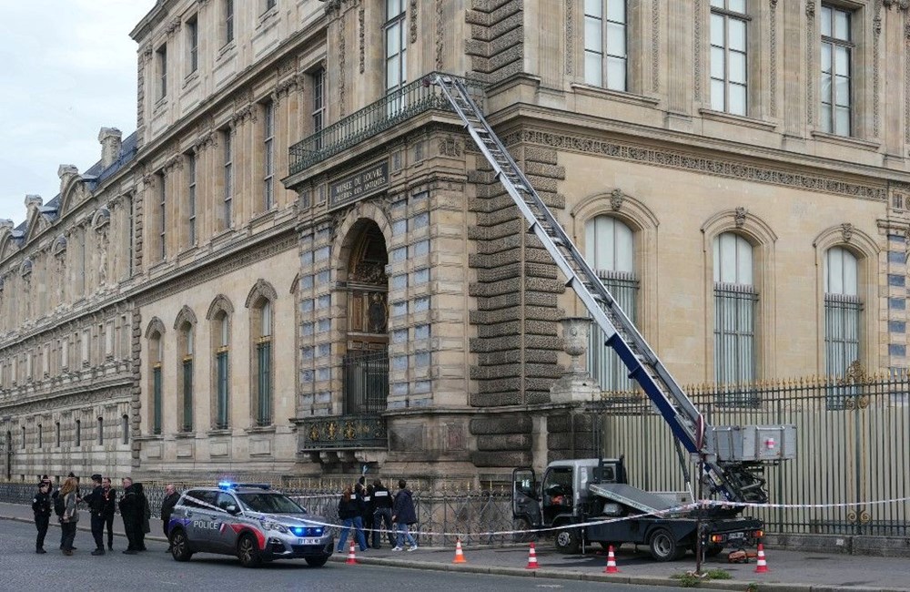 Yüzyılın soygununu geride bıraktı: Louvre Müzesi'nde güvenlik planı nasıl çöktü? - 6