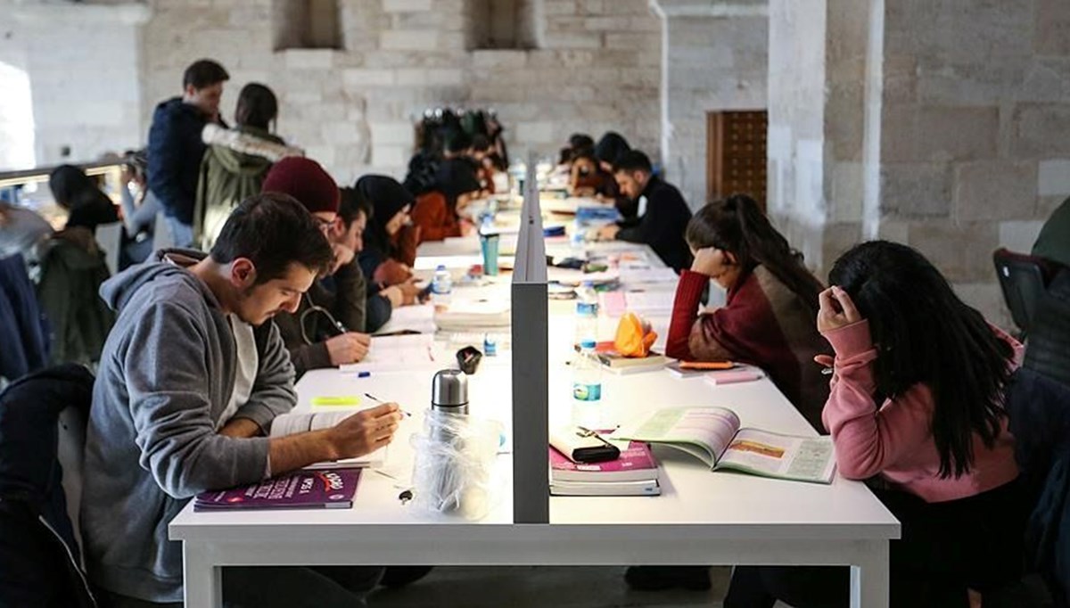 Üniversiteler ne zaman açılacak, kayıtlar ne zaman başlıyor? (2023-2024 üniversite güz dönemi tarihi) Üniversiteler ne zaman açılacak, kayıtlar ne zaman başlıyor? (2023-2024 üniversite güz dönemi tarihi)