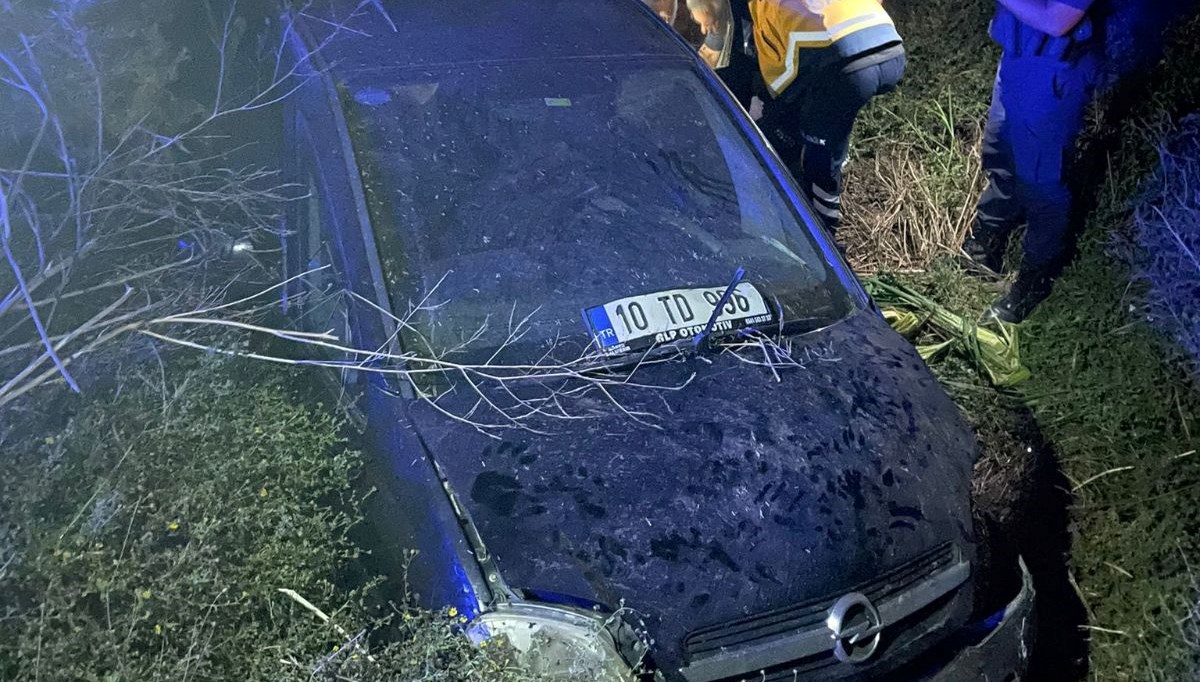 Taziye yolunda feci kaza: 2 ölü, 1 yaralı Taziye yolunda feci kaza: 2 ölü, 1 yaralı