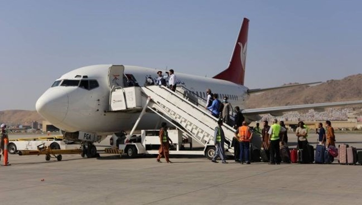 Kabil'de hayat normale dönüyor: İlk iç hat uçuş seferi gerçekleştirildi