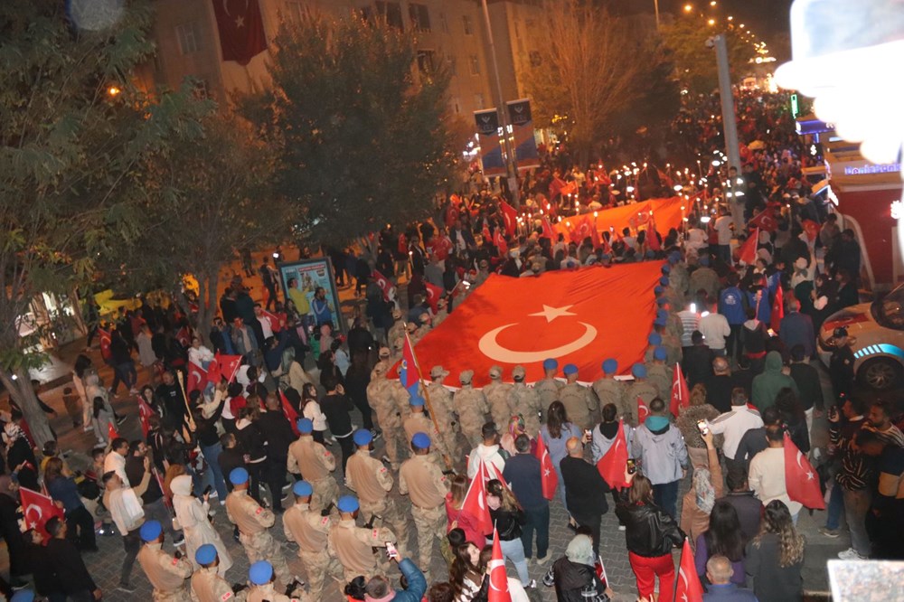Cumhuriyet'in 100. yılı fener alayı yürüyüşleriyle kutlandı - 7