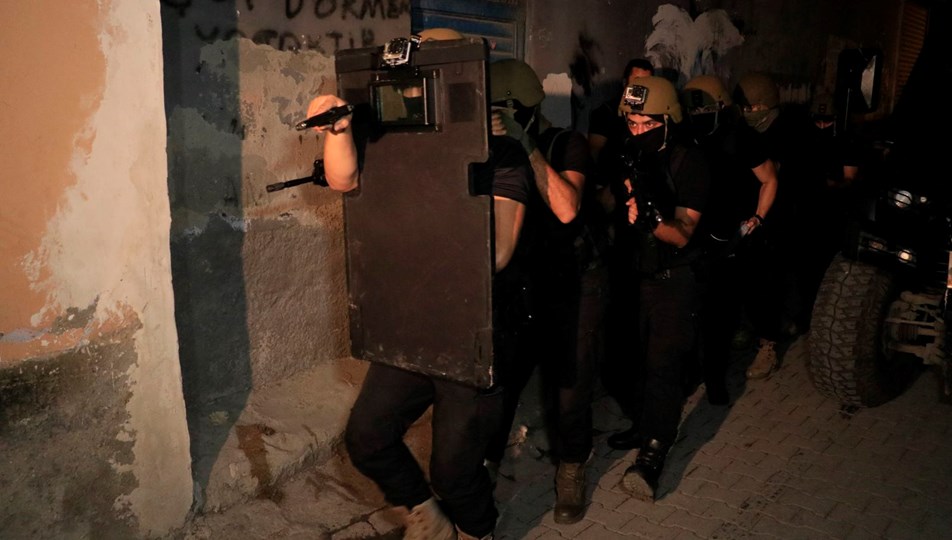 Adana ve İstanbul'da DAEŞ operasyonu: 14 gözaltı kararı