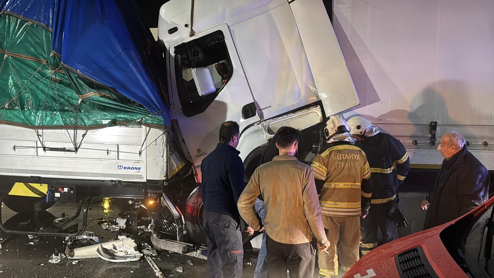 Kütahya'da TIR kazası: 1 yaralı - 1