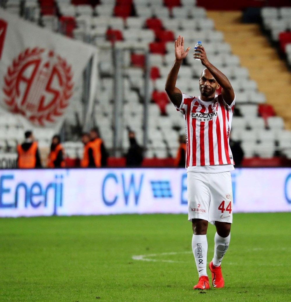 Oğlu ve kayınpederi ölmüştü! Antalyasporlu Naldo'yu yıkan kazada karar açıklandı - 8