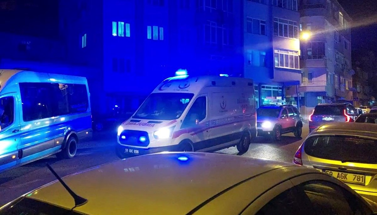 Tekirdağ'da ambulanslar mahsur kaldı: Sebebi konser yoğunluğu Tekirdağ'da ambulanslar mahsur kaldı: Sebebi konser yoğunluğu