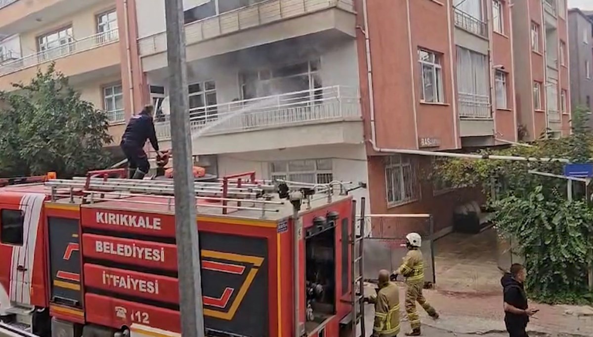 Küçük çocuk çakmakla oynarken evi yaktı Küçük çocuk çakmakla oynarken evi yaktı