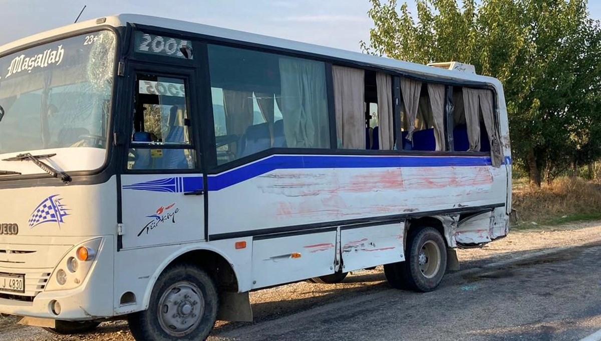 Manisa'da feci kaza: 1 ölü, 6 yaralı Manisa'da feci kaza: 1 ölü, 6 yaralı