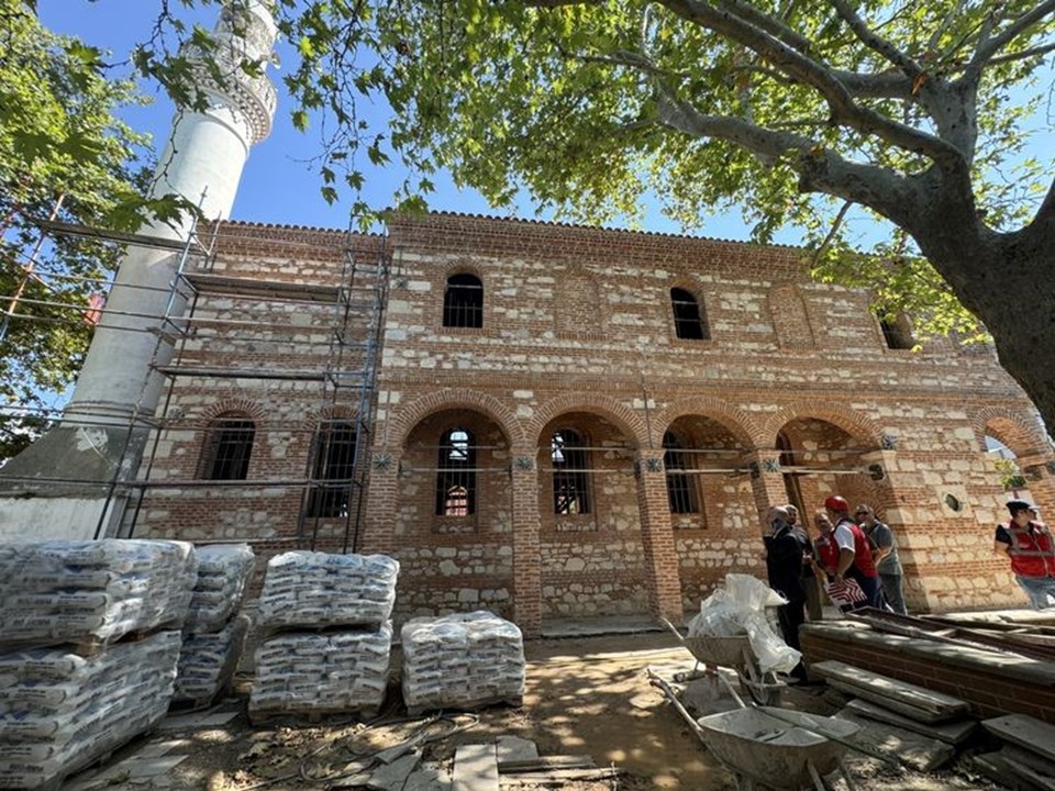 Bursa'daki tarihi cami restorasyonla ayağa kaldırılıyor - 1