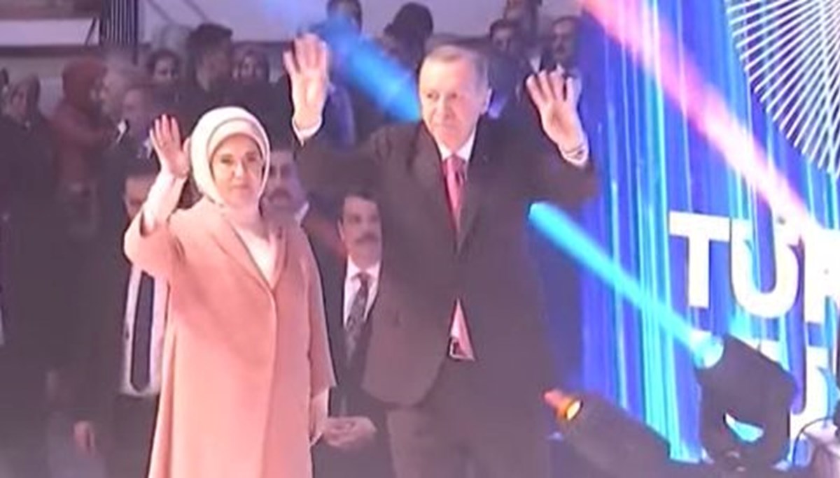 AK Parti Büyük Kongresi toplandı | Cumhurbaşkanı Erdoğan salona giriş yaptı