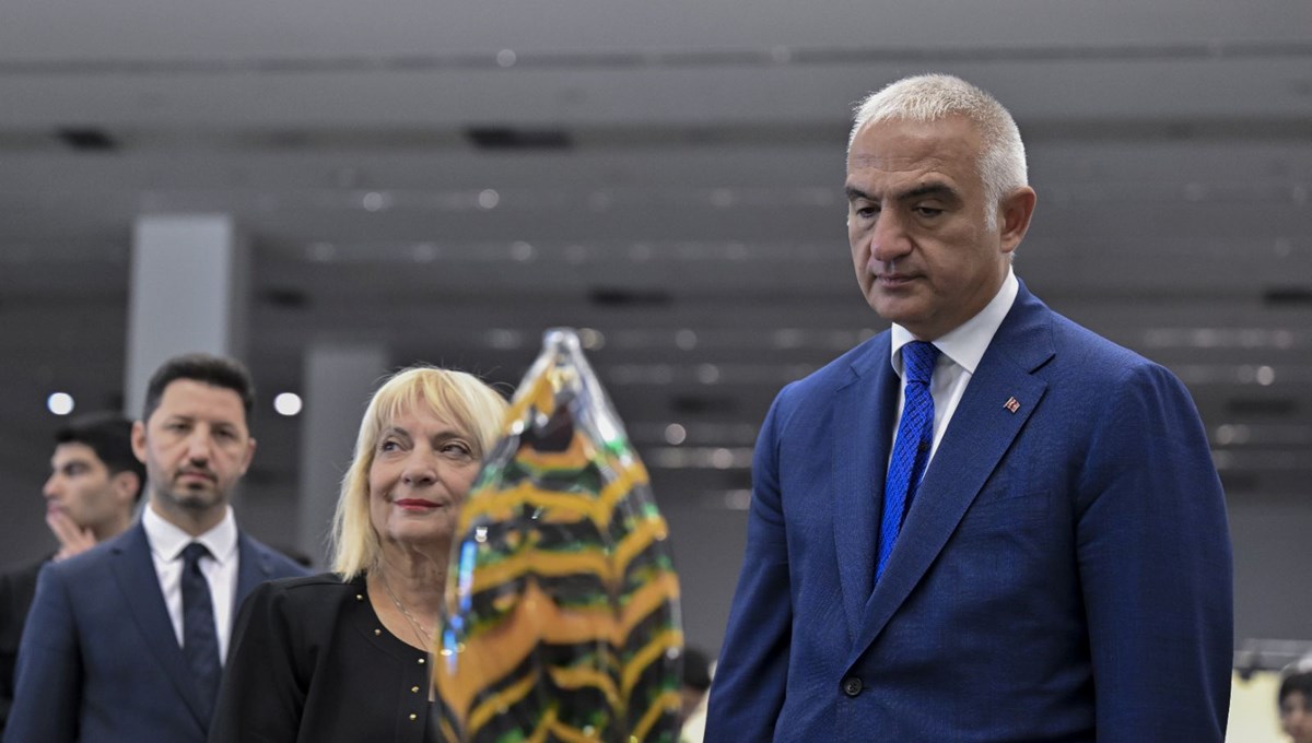 Bakan Ersoy, ATO Congresium'daki sergi ve atölyeleri ziyaret etti