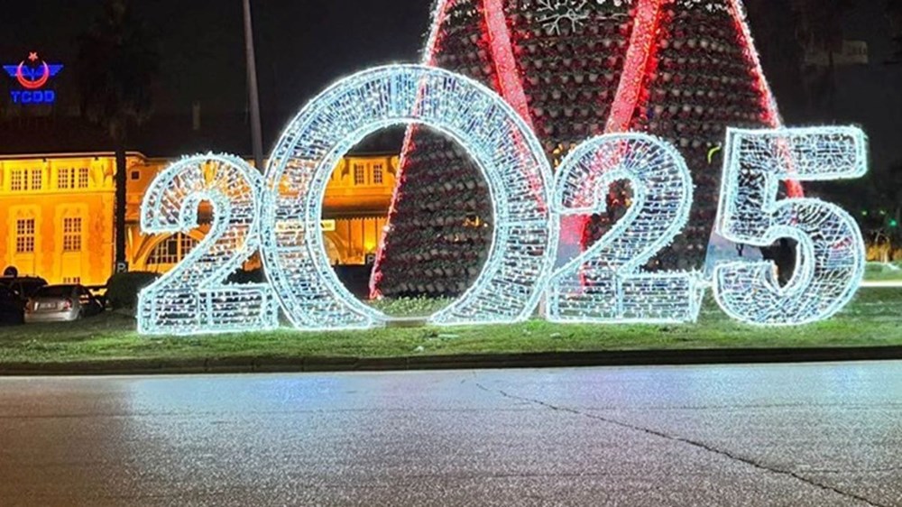 Dünya 2024'e Adana 2025'e giriyor - 2