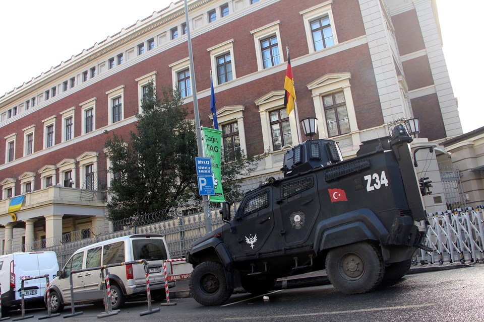 Almanya'nın İstanbul Başkonsolosluğu güvenlik gerekçesiyle kapatıldı - 1