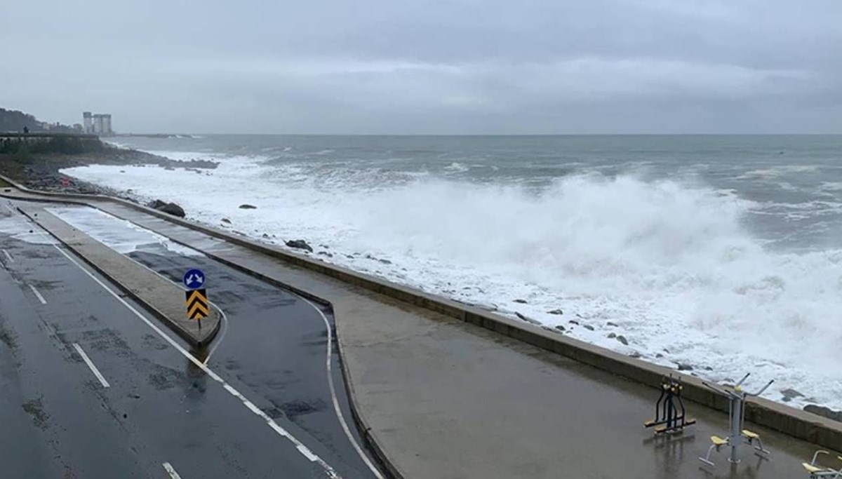 Trabzon'da denize girmek yasaklandı