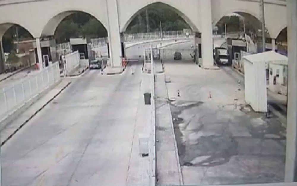 Yunanistan
sınırında hareketli anlar: Türk polisinin üzerine bıçakla yürüdü, ayağından
vuruldu - 8