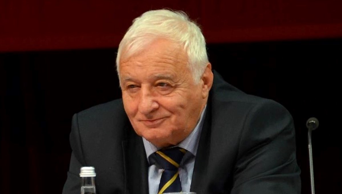 Ogün Altıparmak kimdir? Fenerbahçe eski futbolcusu Ogün Altıparmak'ın hayatı Ogün Altıparmak kimdir? Fenerbahçe eski futbolcusu Ogün Altıparmak'ın hayatı