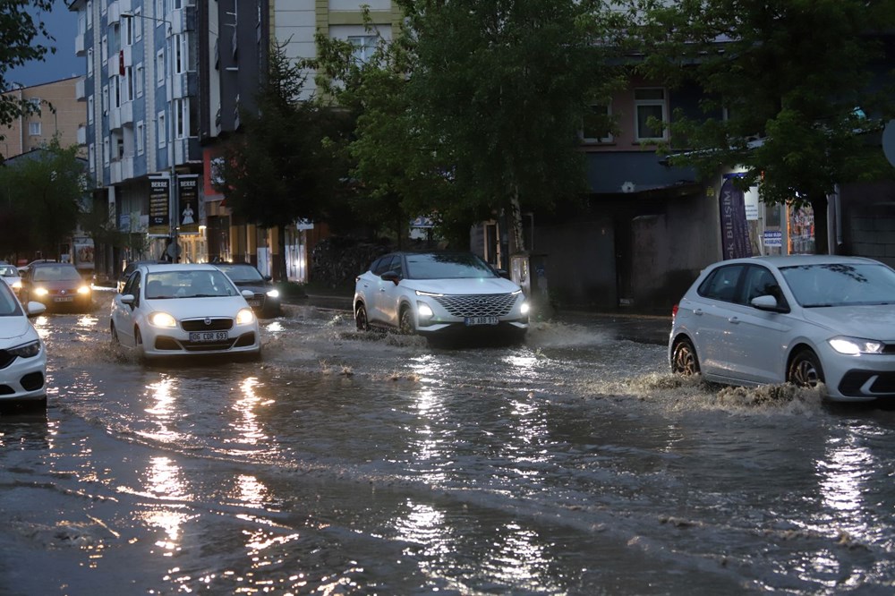 Bugün
hava nasıl olacak? Akşam saatlerinde şiddetli yağışa dikkat (İstanbul, Ankara, İzmir
hava durumu) - 7