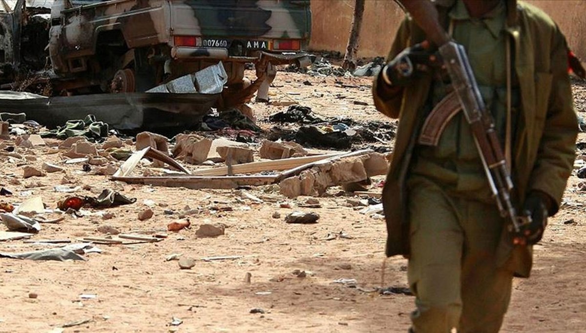 Mali'de terör saldırısı: 20 kişi öldü Mali'de terör saldırısı: 20 kişi öldü