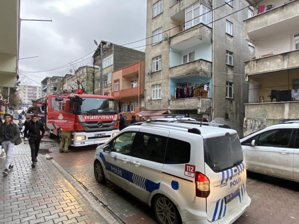 İstanbul’da 6 katlı binada yangın paniği: Anne ve kızı hastaneye kaldırıldı - 1