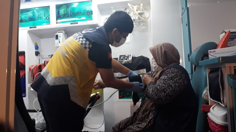 Niğde'deki depremde bazı evlerde çatlaklar oluştu - 6