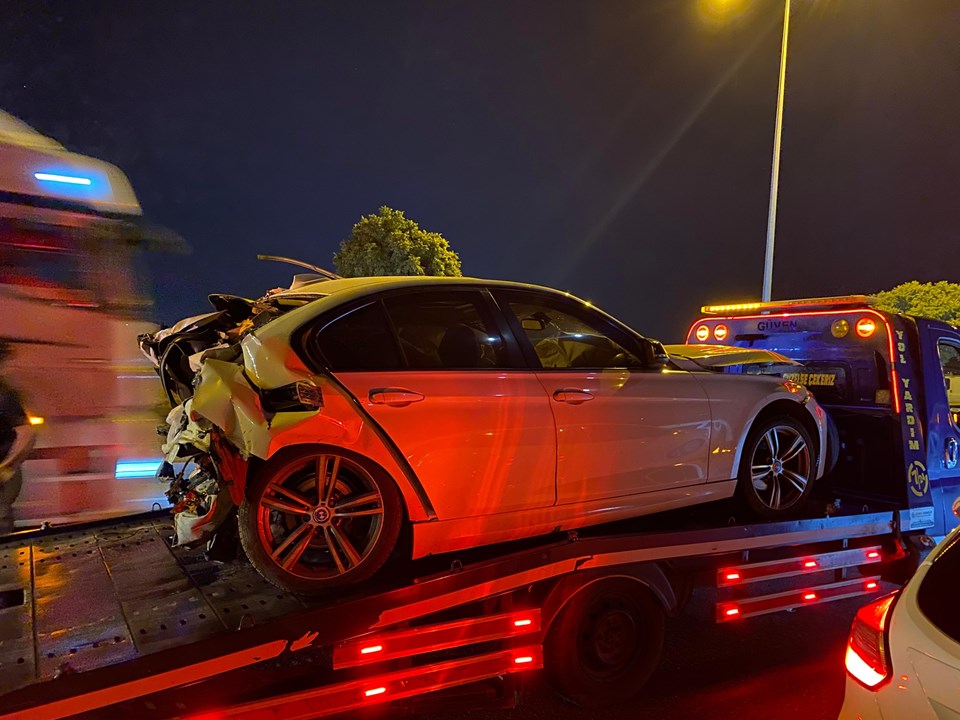 Batman’da yarıştığı iddia edilen otomobiller çarpıştı: 1 ölü, 3 yaralı - 1