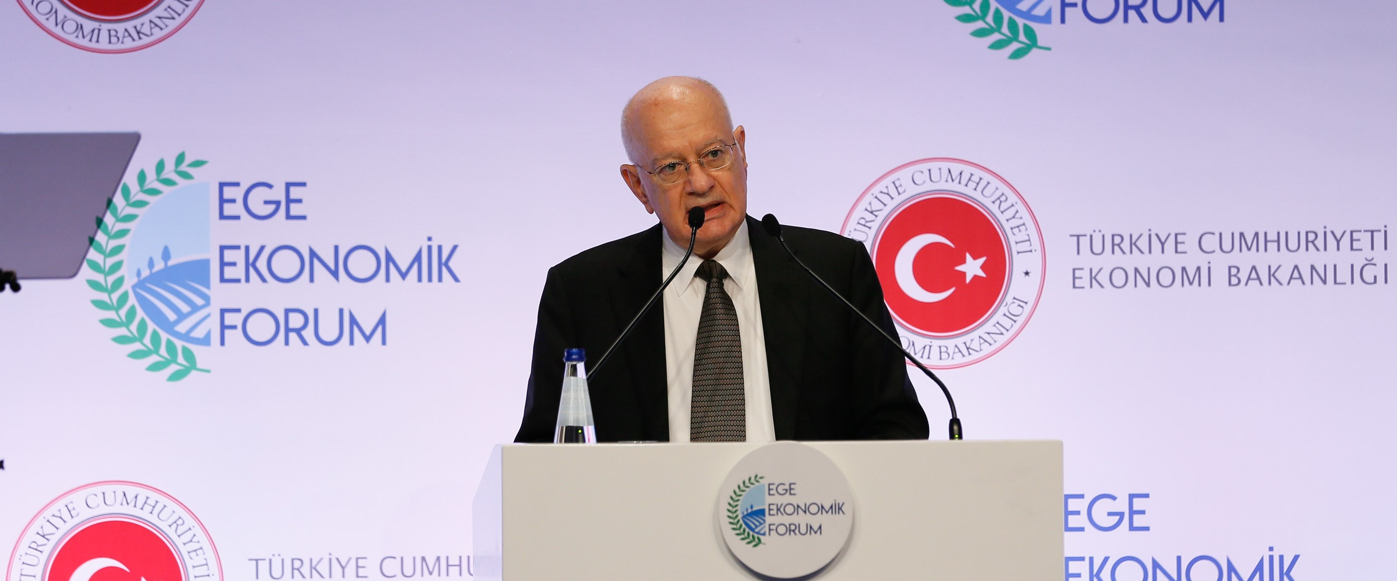 Yunanistan Ekonomi ve Kalkınma Bakanı Dimitri...