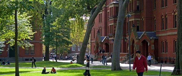 Harvard'a tarihi bağış