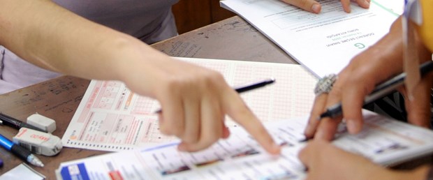 Komisyon da sorular da değişiyor
