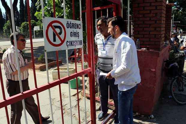 KPSS'ye geç kalan adaylar kapıda kaldı