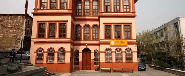 vefa liseli.jpg