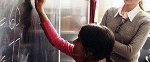 'Öğretmen maaşı 2 bin 500 TL'ye çıkarılmalı'