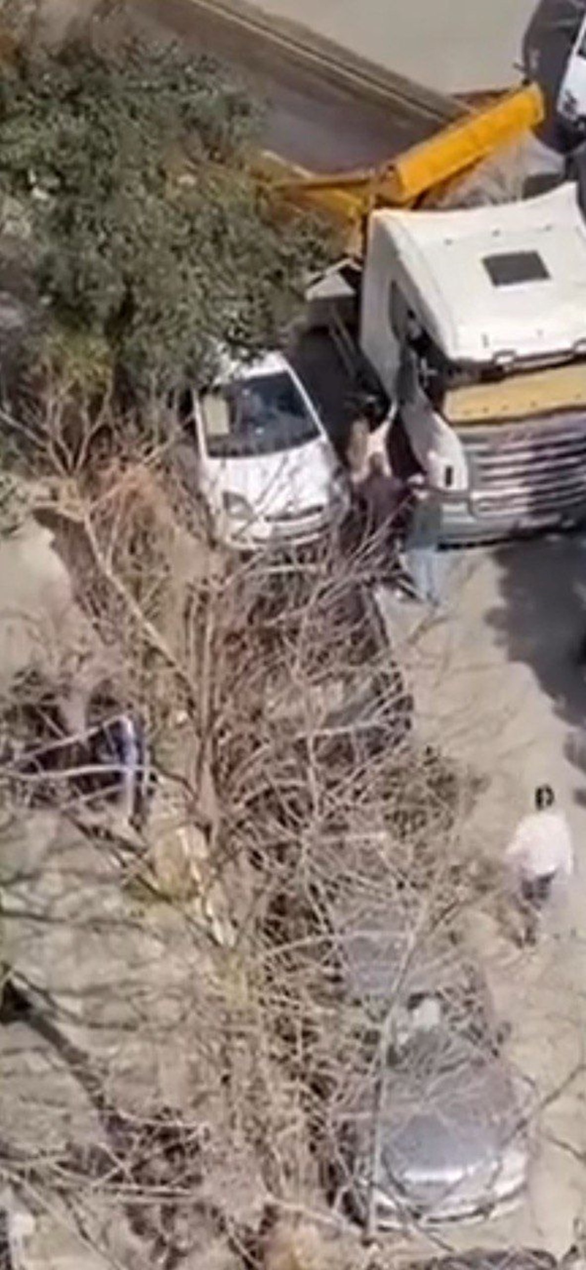Caddebostan’da bıçaklı kemerli korna kavgası: 3 kişi yaralı