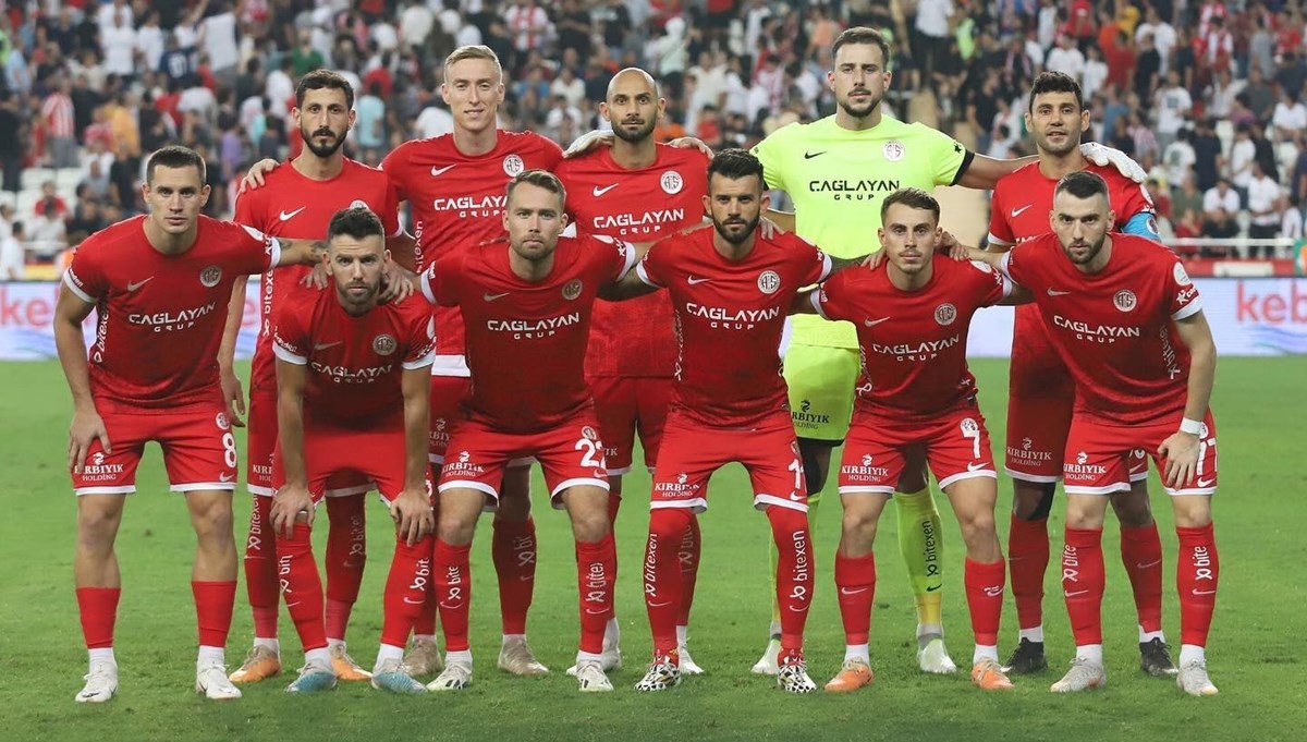 Antalyaspor'da Safouri ve Jehezkel krizi: Filistin için saygı duruşunu reddettiler