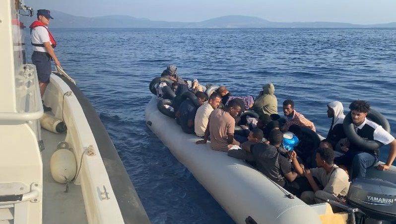İzmir'de açıklarında göçmen faciası