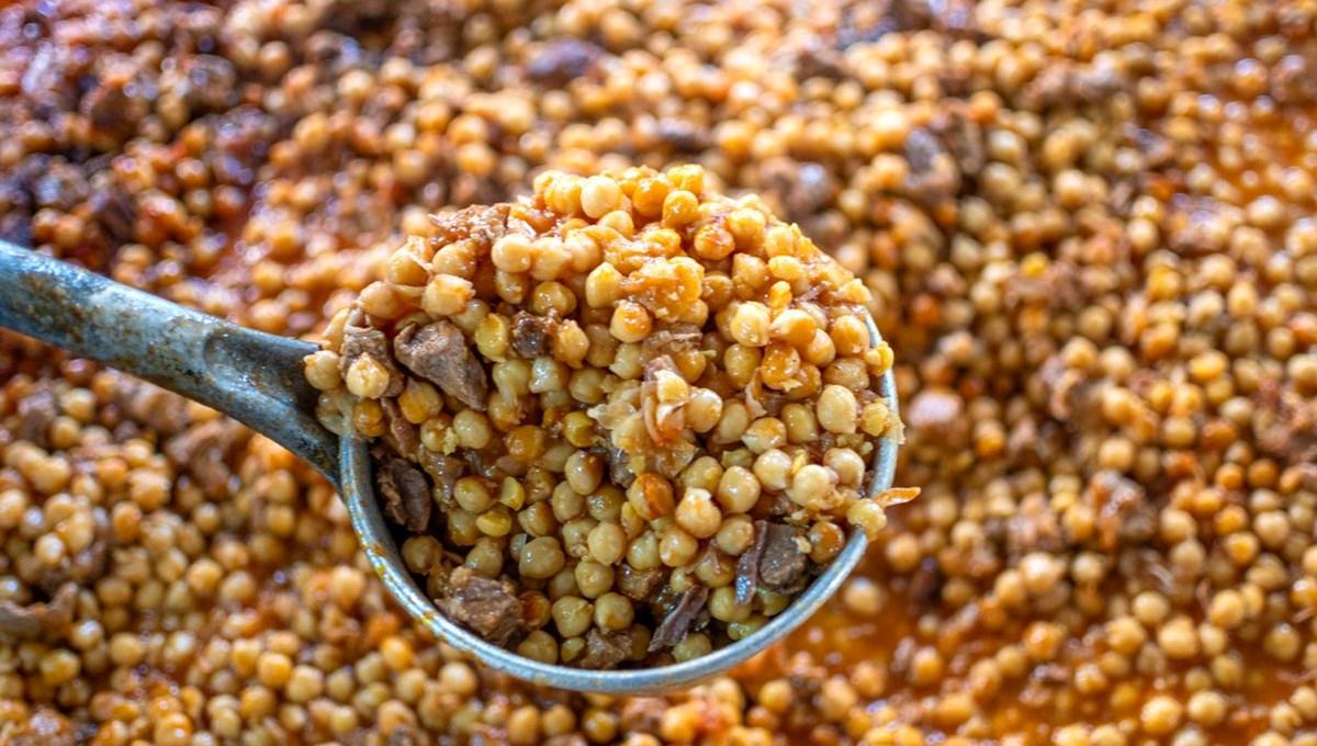 Ramazan'da doğru beslenmenin altın kuralları: Tok tutan ve açlık krizlerini engelleyen besinler Ramazan'da doğru beslenmenin altın kuralları: Tok tutan ve açlık krizlerini engelleyen besinler