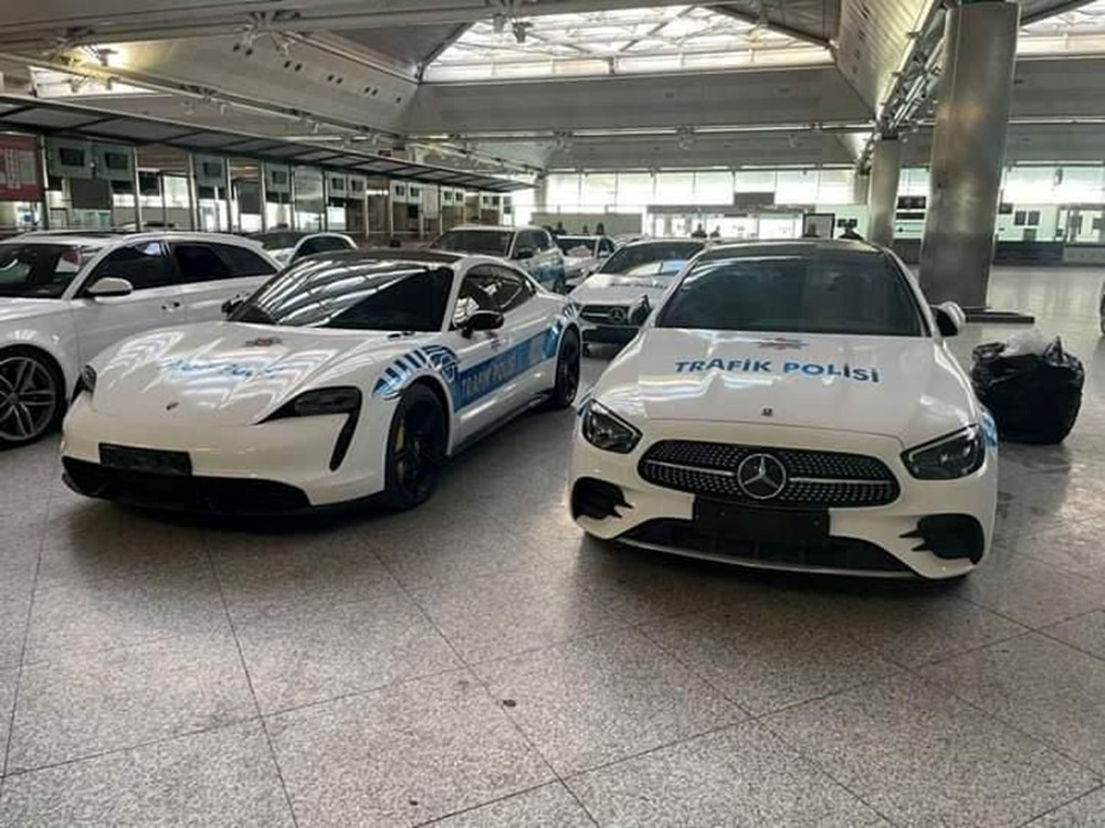 Suç örgütlerinden ele geçirilen lüks araçlar emniyete verildi - 8