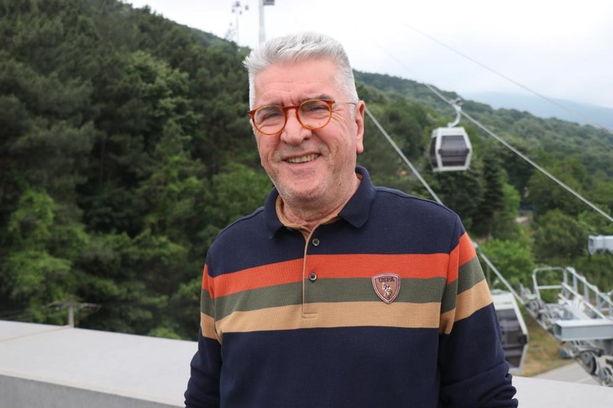 Sapanca Teleferik Yönetim Kurulu Üyesi Burhan Özgümüş Sapanca Teleferik Yönetim Kurulu Üyesi Burhan Özgümüş