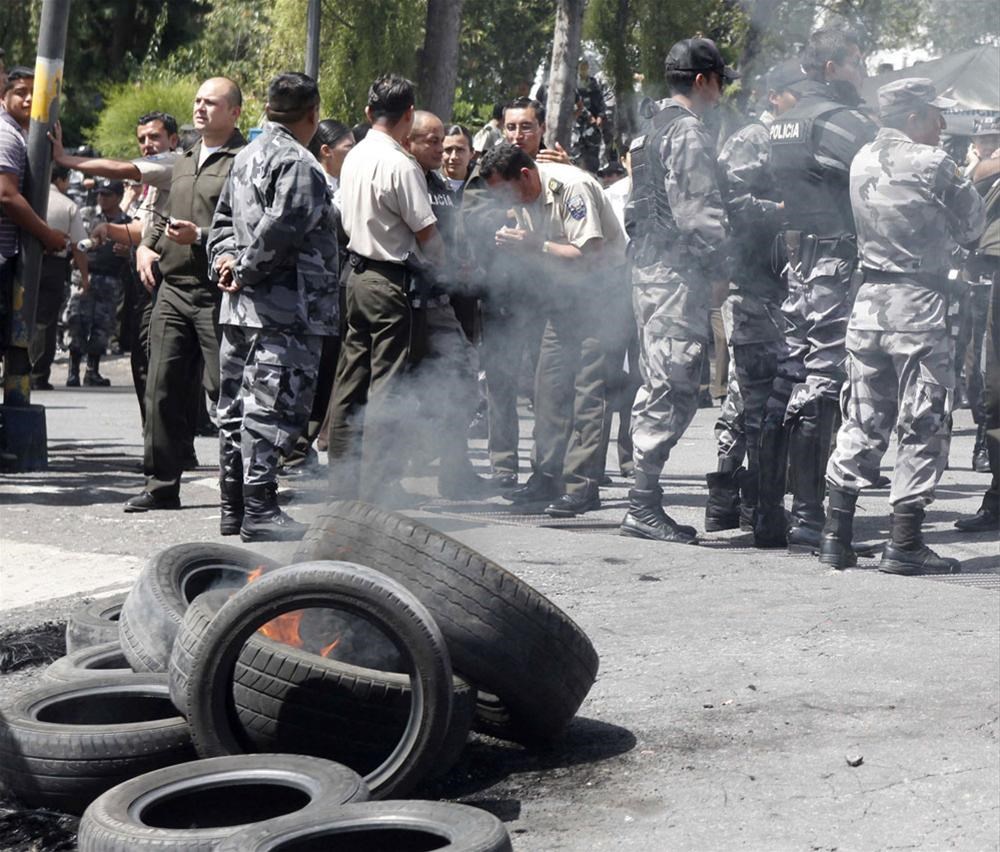 Мятеж мафии в эквадоре. Эквадор военные против полиции.