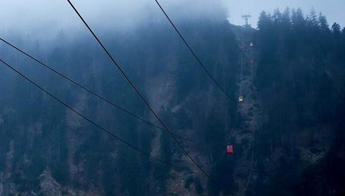 Pakistan'da teleferik kazası: 8 kişi havada mahsur