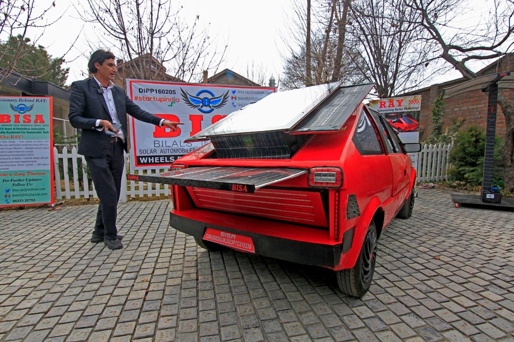Hindistan'ın ilk yüksek teknolojili güneş arabası tanıtıldı - 7