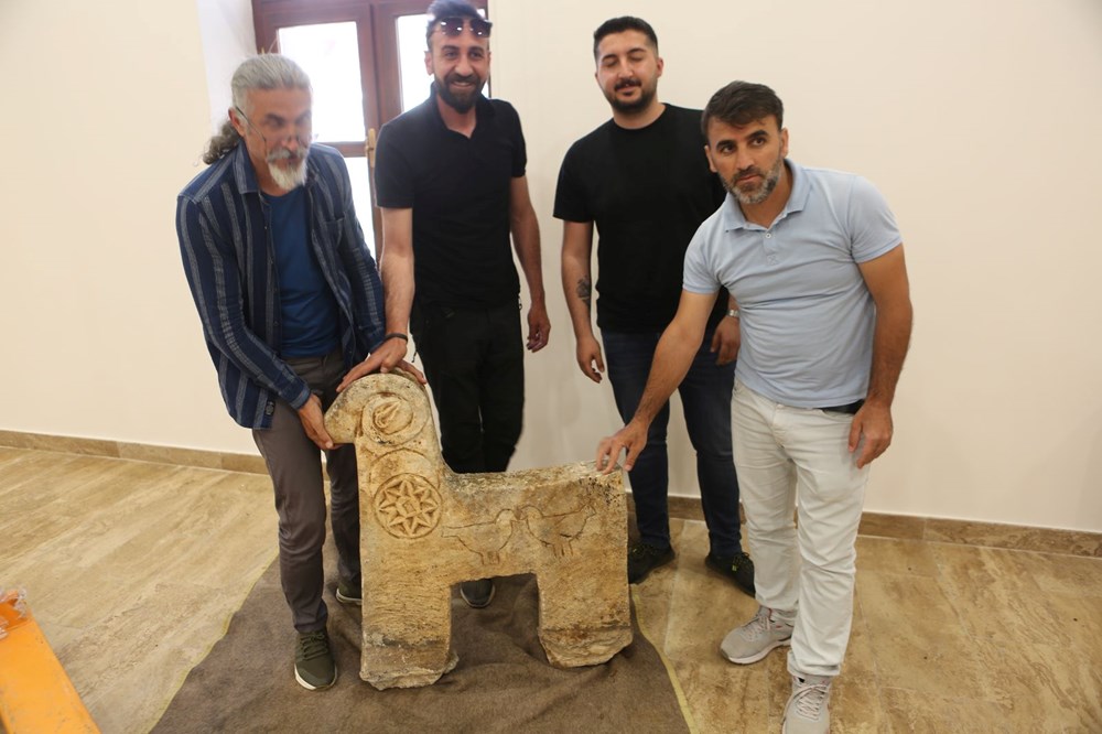 Kırmızı bültenle aranan tarihi mezar taşı bulundu - 6