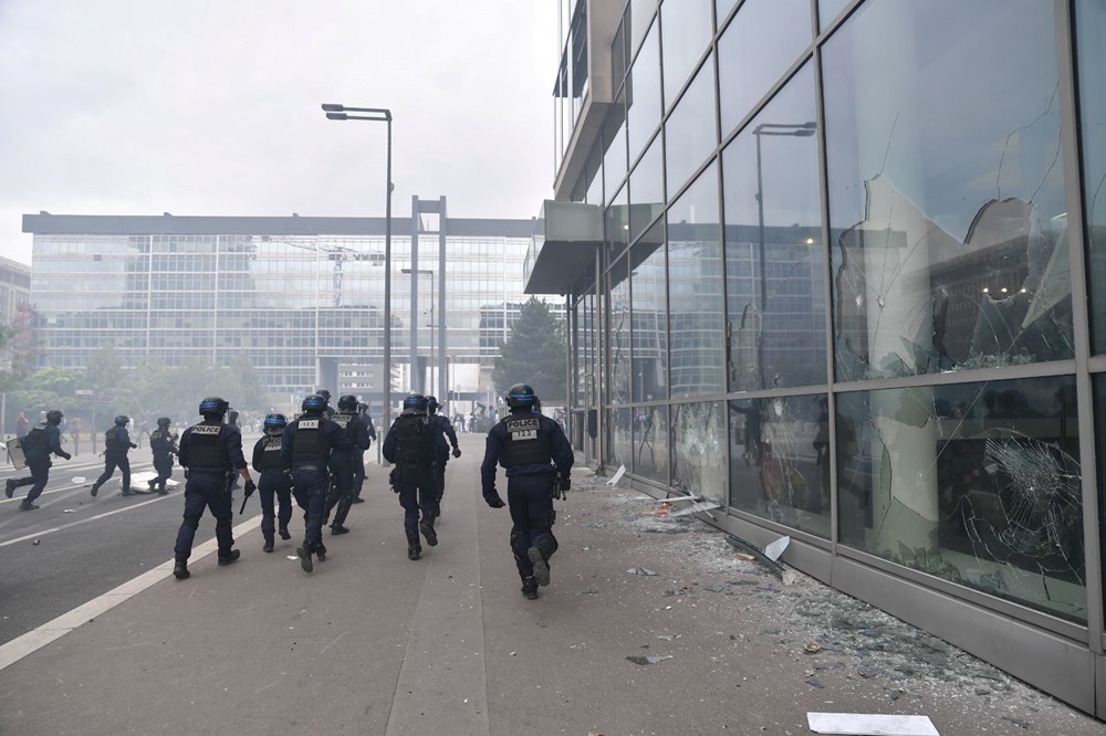 Fransa'da toplu taşıma seferleri iptal - 9