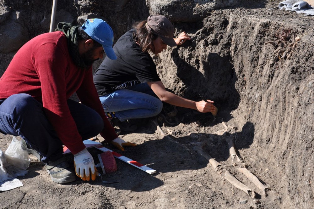 Hamaç Höyük kazısında nekropol bulundu - 1