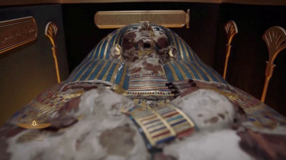 Mısır’da 18 kral ve 4 kraliçenin mumyası kortej eşliğinde müzeye taşındı - 11