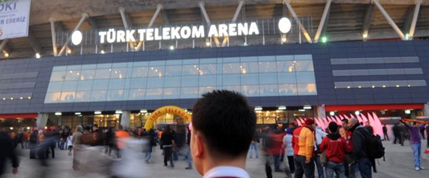 Arena'da 'isim' savaşı