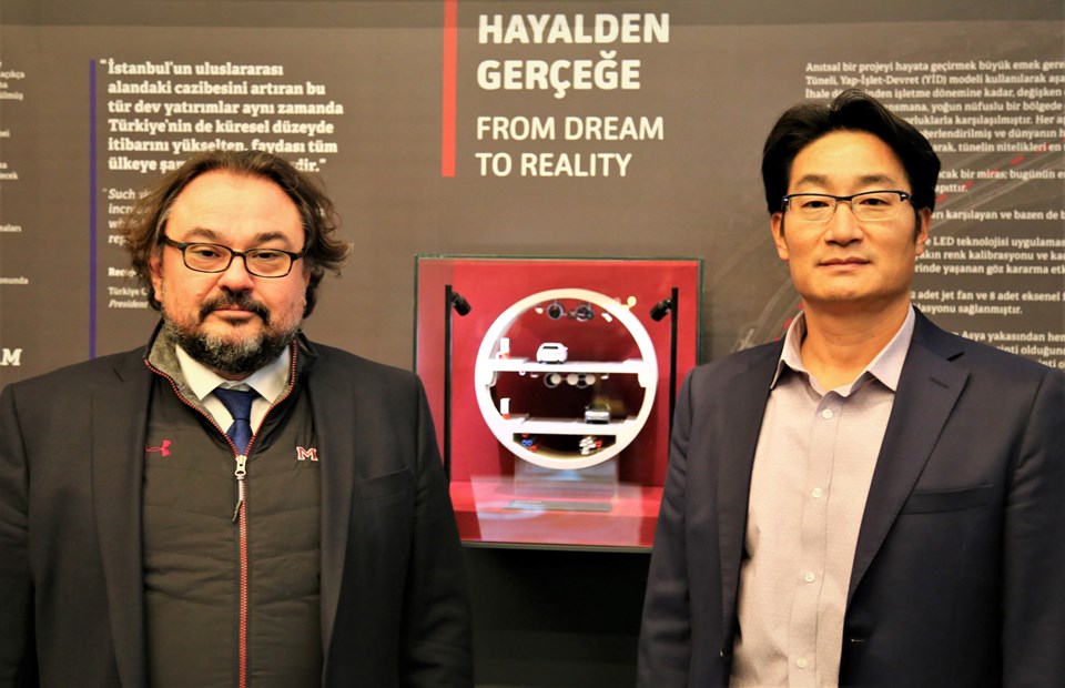 Avrasya Tüneli İşletme İnşaat ve Yatırım A.Ş.'nin (ATAŞ) Yönetim Kurulu Başkanı Başar Arıoğlu ve Koreli CEO Sungjin Lee