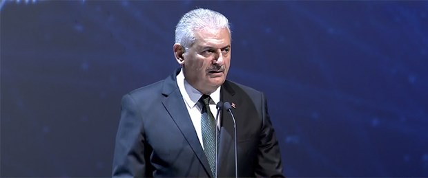 binali yıldırım enerji zirvesi.jpg
