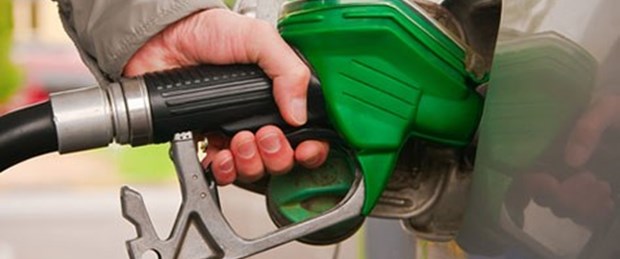 Benzine bir haftada ikinci zam
