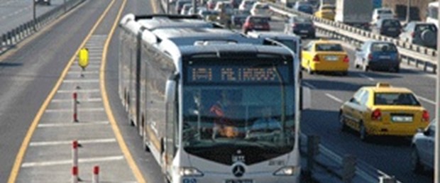 Beylikdüzü'nden Kadıköy metrobüsle 82 dakika