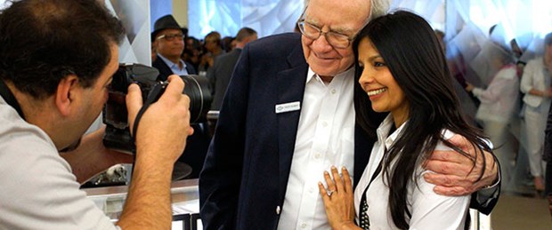 Buffett’la öğle yemeği 350 bin dolar